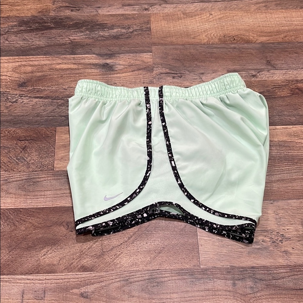 Nike Green Athletic Shorts Lightweight Breathable